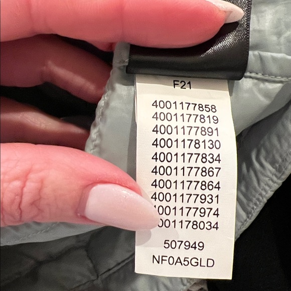 The North Face Women's ThermoBall 2.0 Eco Jacket in Silver Blue - Picture 8 of 9